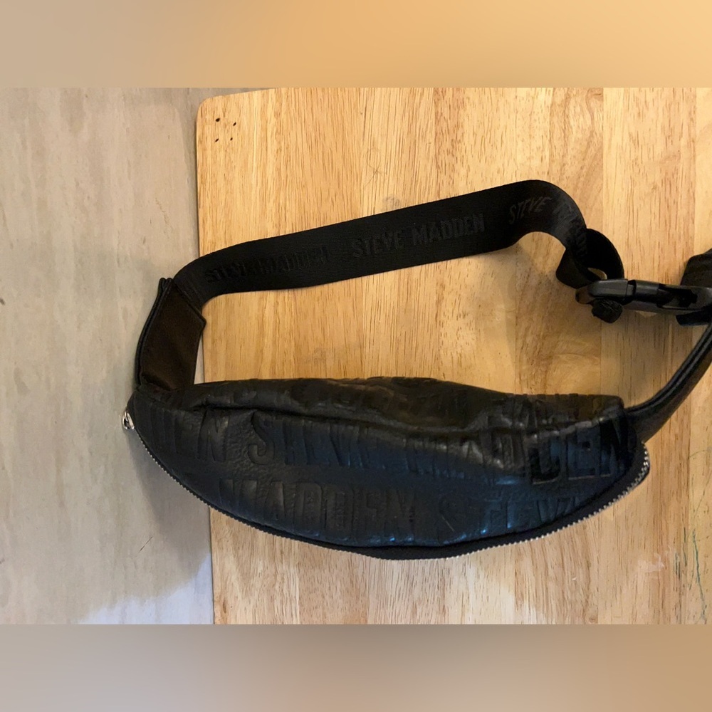 Steve Madden Signature Hip Belt Bag Embossed Black - Picture 6 of 14